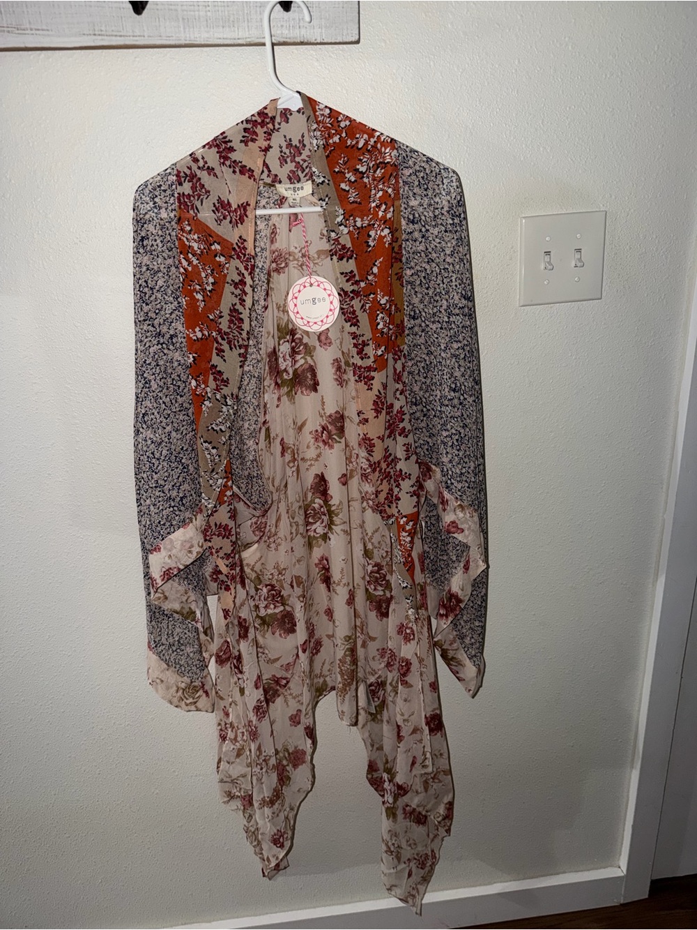 Umgee Mixed Floral Lightweight Kimono in Cream and Rust NWT Great for fall